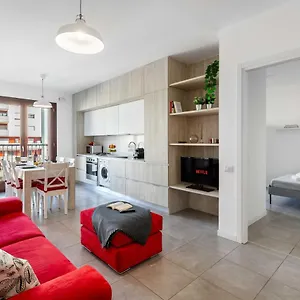 https://sarca-11th-floor.italymilanhotels.net